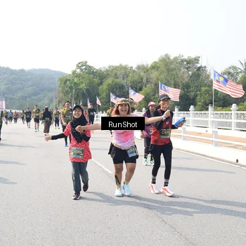Runner Photo 6935527