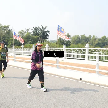 Runner Photo 6935546