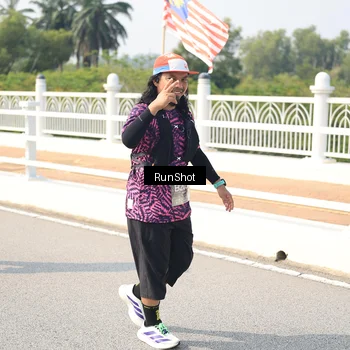 Runner Photo 6935549
