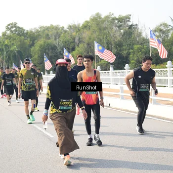 Runner Photo 6935595
