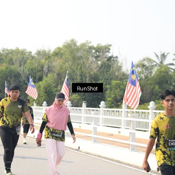 Runner Photo 6935656