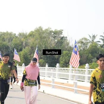 Runner Photo 6935659