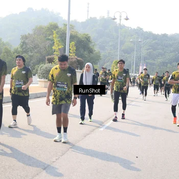 Runner Photo 6935691