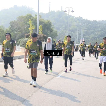 Runner Photo 6935692
