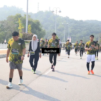 Runner Photo 6935697