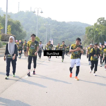 Runner Photo 6935699