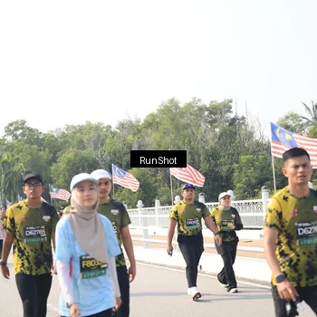 Runner Photo 6935716