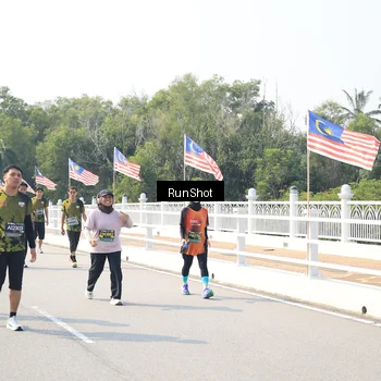 Runner Photo 6935741