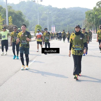 Runner Photo 6935835