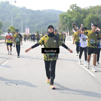 Runner Photo 6935839