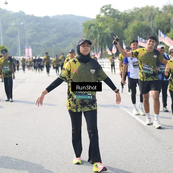 Runner Photo 6935846