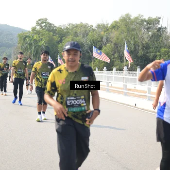 Runner Photo 6935876