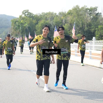 Runner Photo 6935913