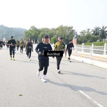 Runner Photo 6935957