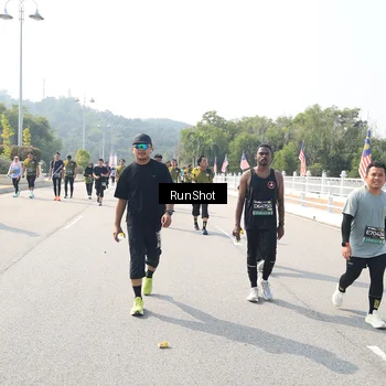 Runner Photo 6935972