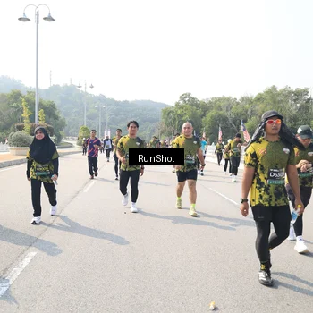 Runner Photo 6935998
