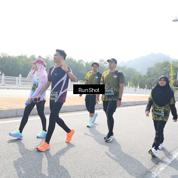 Runner Photo 6936000