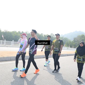 Runner Photo 6936001
