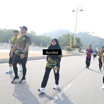 Runner Photo 6936004