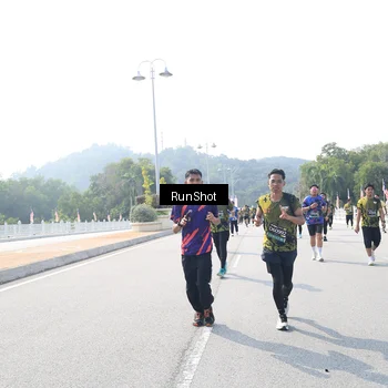 Runner Photo 6936012