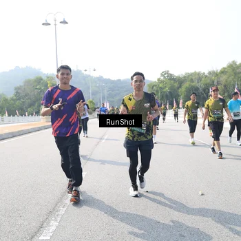 Runner Photo 6936018
