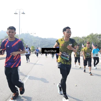 Runner Photo 6936021