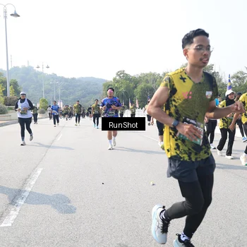 Runner Photo 6936022