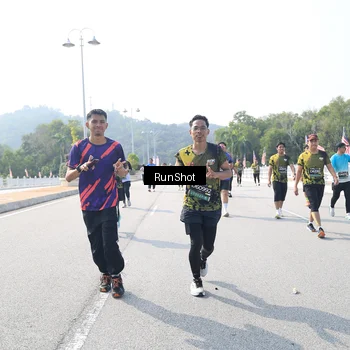 Runner Photo 6936023