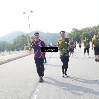 Runner Photo 6936024