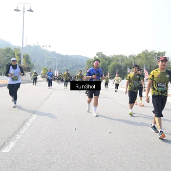 Runner Photo 6936030