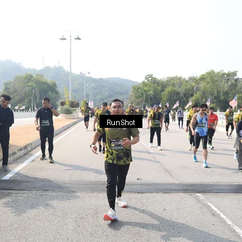 Runner Photo 6936042