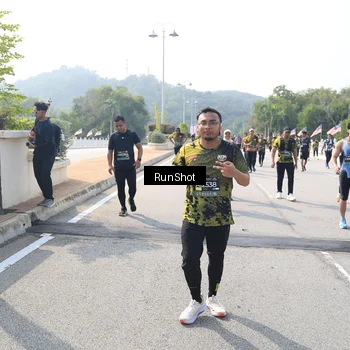 Runner Photo 6936049