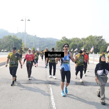 Runner Photo 6936062