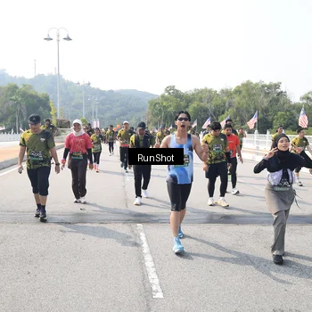 Runner Photo 6936064