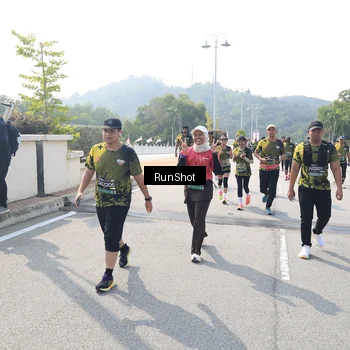 Runner Photo 6936081