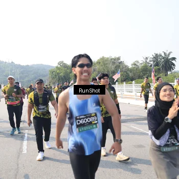 Runner Photo 6936091