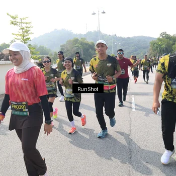 Runner Photo 6936103