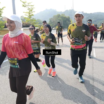 Runner Photo 6936110