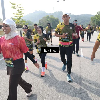 Runner Photo 6936111