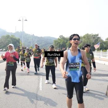 Runner Photo 6936112