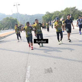 Runner Photo 6936147