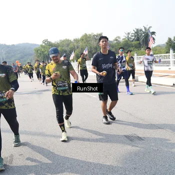 Runner Photo 6936159