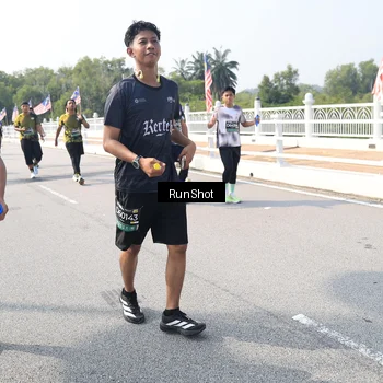 Runner Photo 6936173
