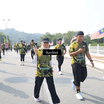 Runner Photo 6936200