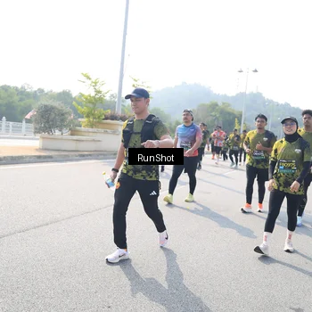 Runner Photo 6936228