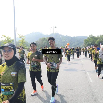 Runner Photo 6936249