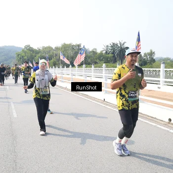 Runner Photo 6936259