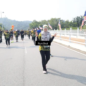 Runner Photo 6936273