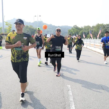 Runner Photo 6936310