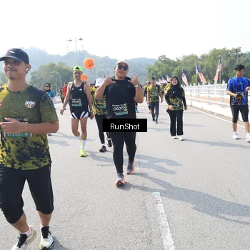 Runner Photo 6936311
